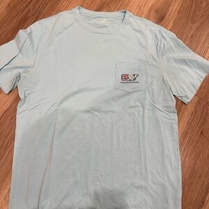 Men’s vineyard vines t shirt
